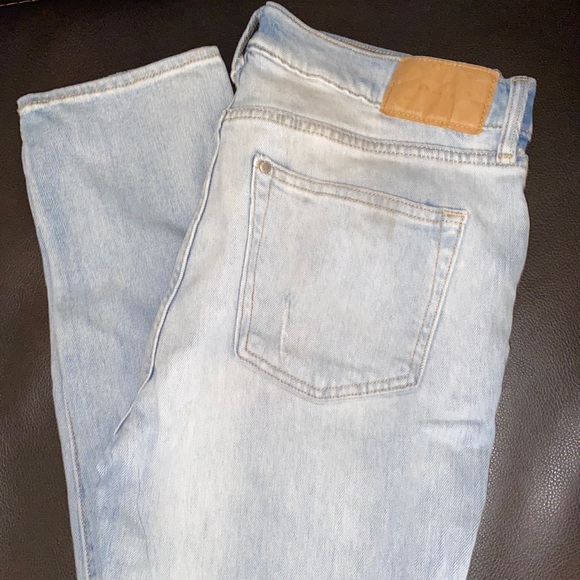 Denim distressed jeans, size 33x32 - Picture 3 of 3